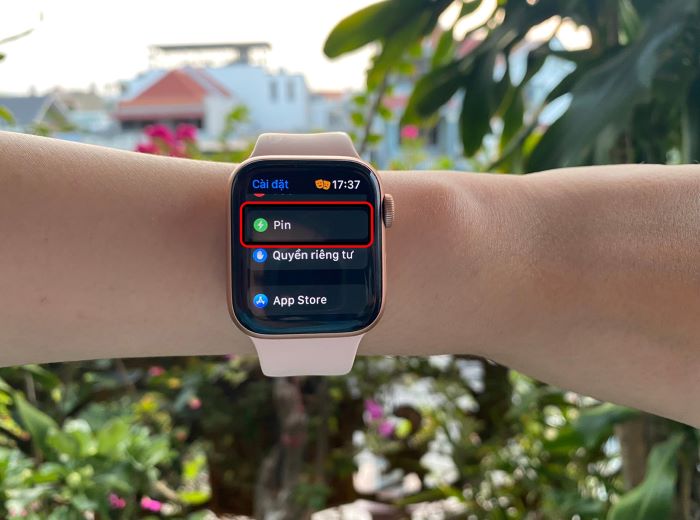 Hướng dẫn kiểm tra pin Apple Watch Series 4