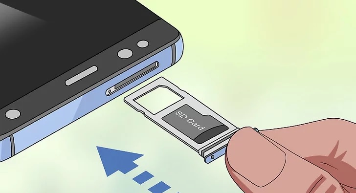 kiểm tra cách gắn thẻ nhớ