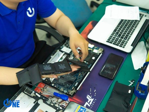 laptop-bi-hu-linh-kien-do-khong-duoc-ve-sinh-dinh-ky