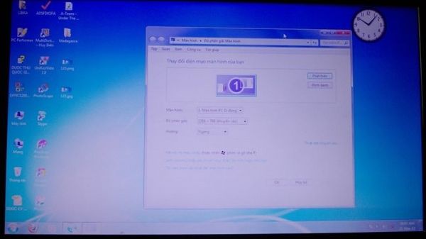 màn hình laptop bị ẩm