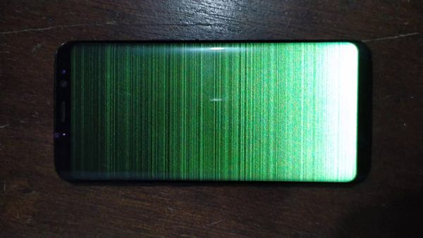 màn hình s8 bị sọc ngang mờ