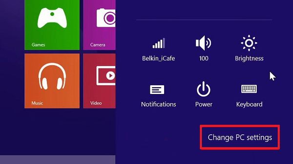 Chọn Change PC settings để truy cập vào các cài