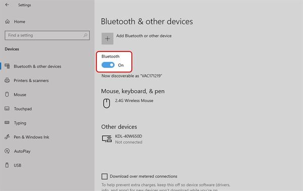 Gạt công tắc ON để bật Bluetooth