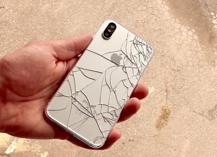 Nguyên nhân kính lưng iPhone Xs Max bị vỡ