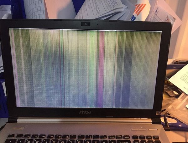 Nguyên nhân gây hỏng màn hình laptop
