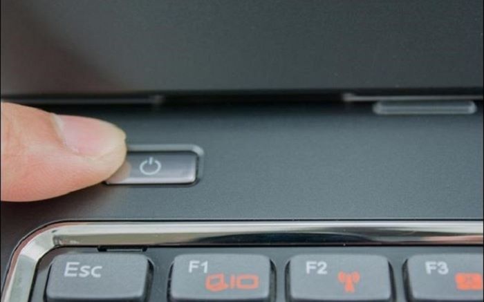 Bật, tắt máy nhiều lần liên tục có thể khiến ổ cứng bị hư