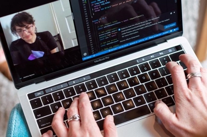 Sử dụng phím tắt để chia đôi màn hình Macbook