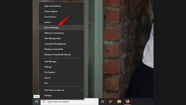 pin laptop lúc sạc lúc không