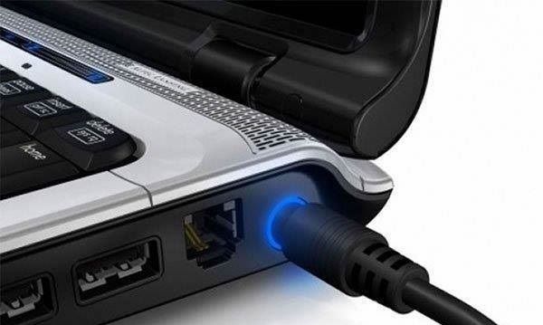pin laptop lúc sạc lúc không