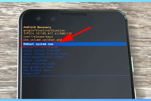 Chọn "Reboot system now" để khởi động lại máy