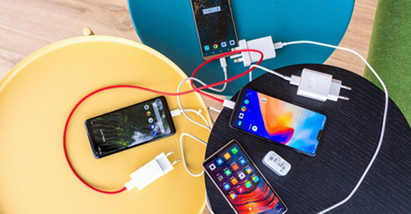 Sạc iPhone với nhiều nguồn điện khác nhau