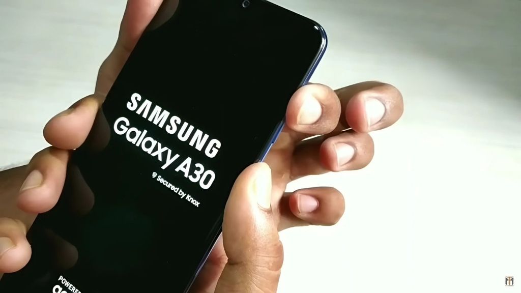 Samsung A30 không lên nguồn