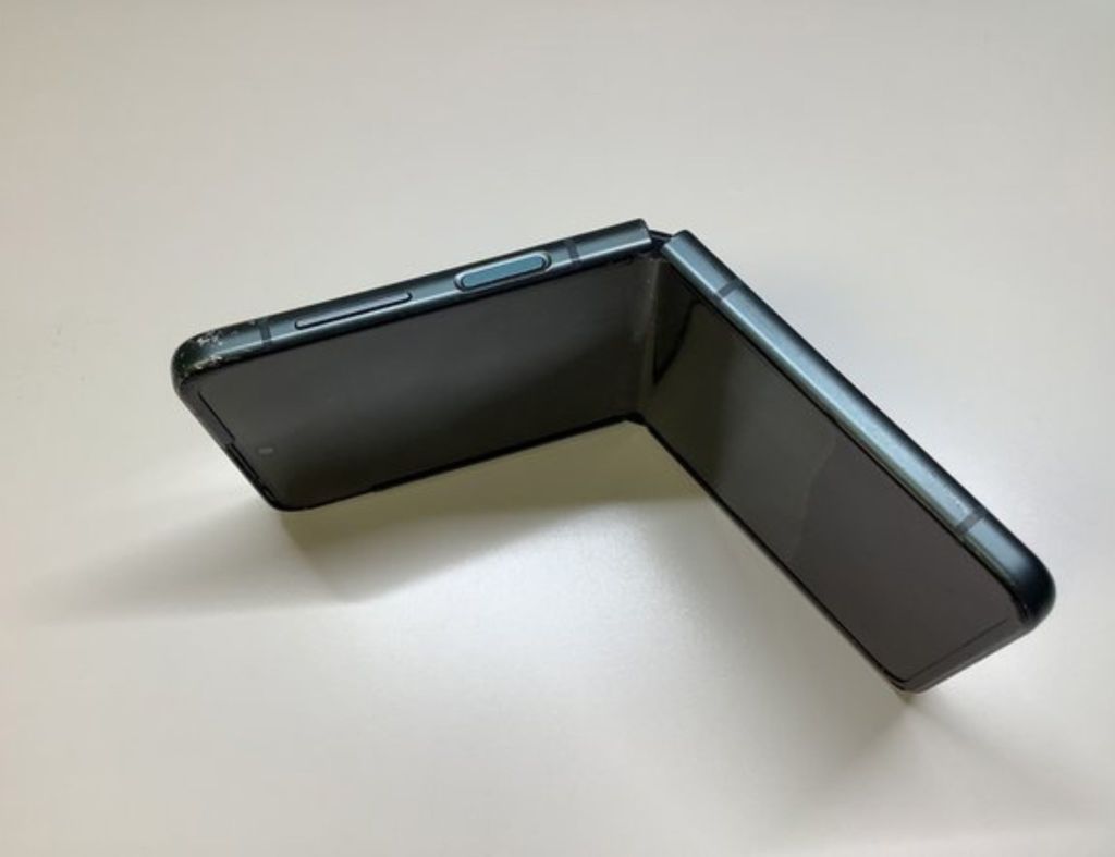 samsung-z-flip3-khong-len-nguon