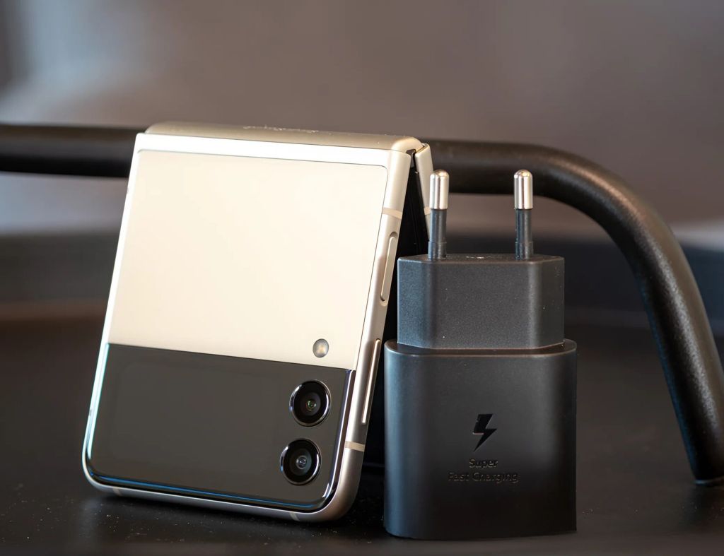 samsung-z-flip3-khong-len-nguon