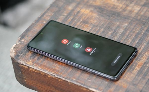 Samsung M54 5G không lên nguồn do nguyên nhân nào?