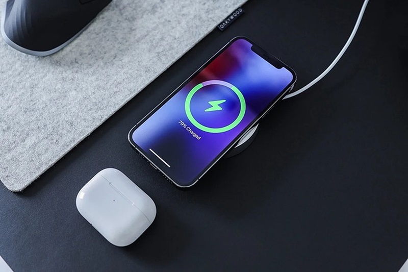 Sử dụng sạc không dây cho iPhone