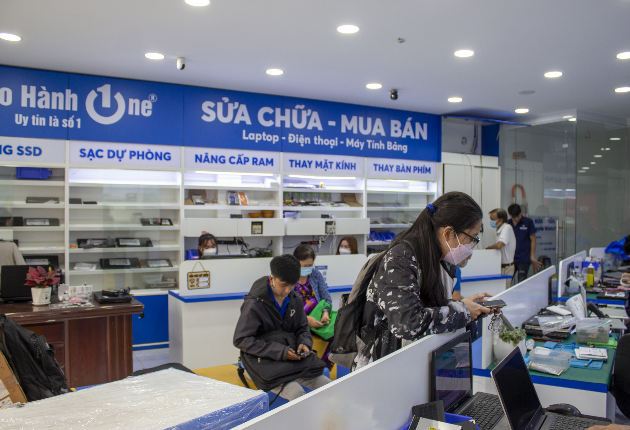 sửa chữa thẻ nhớ và điện thoại