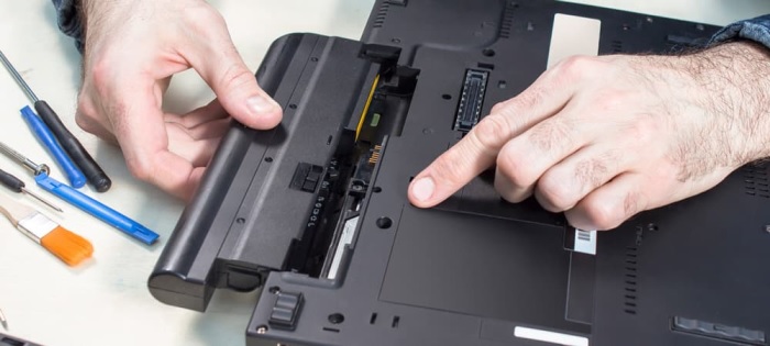 Thực hiện hard reset laptop