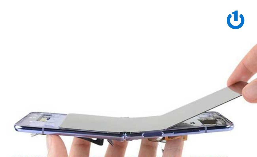 Thay-ep-mat-kinh-Samsung-Galaxy-Z-Flip4-5G