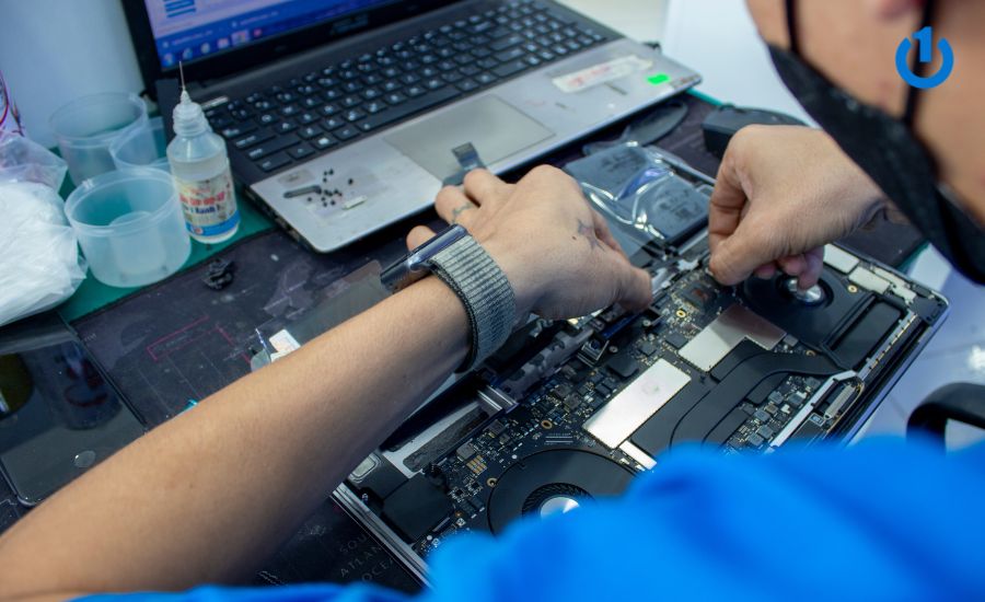 thay-man-hinh-macbook-air-m2-2022