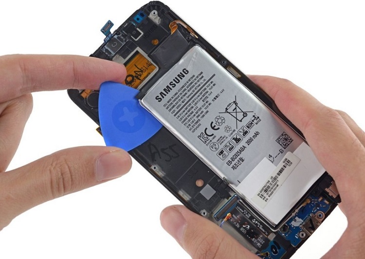 Thay pin điện thoại Samsung tại địa chỉ uy tín