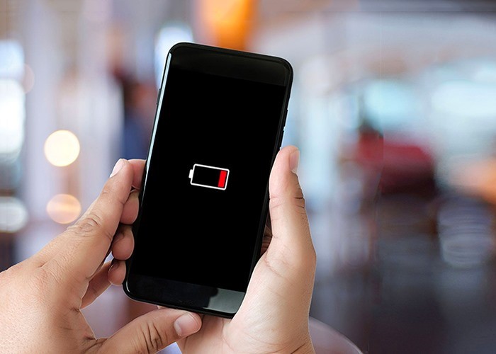 Dùng điện thoại đến khi cạn pin sập nguồn sẽ gây hại cho pin
