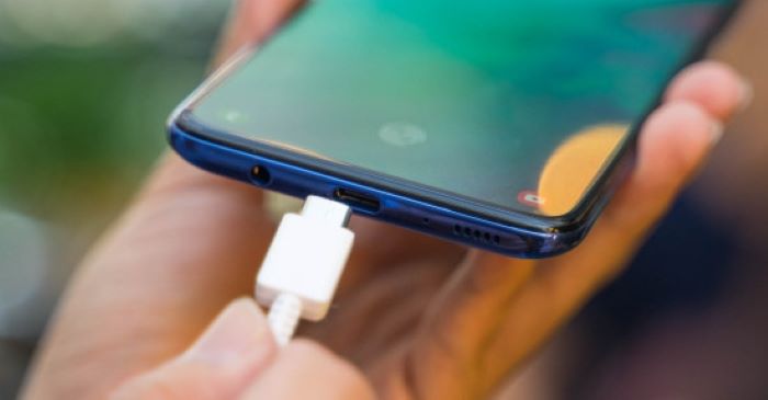 Samsung Galaxy M53 5G không nhận sạc