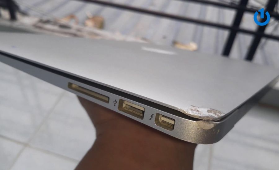 thay-vo-macbook-air-m2-2022