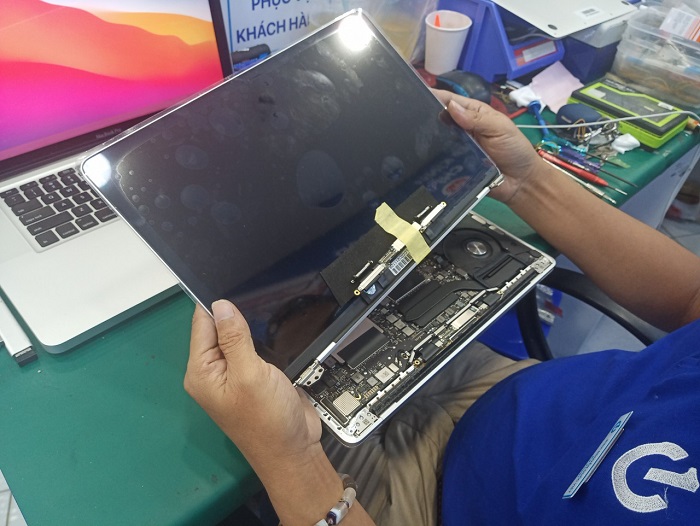 Thay màn hình máy tính tại Bảo Hành One