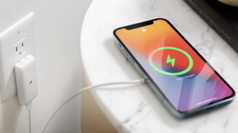 Thử các nguồn điện khác nhau để sạc iPhone