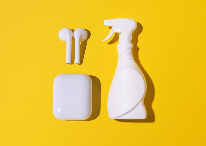 Vệ sinh AirPods và hộp sạc