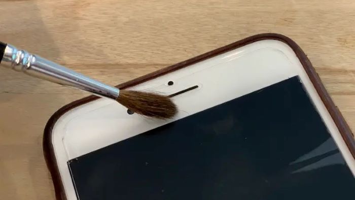 Vệ sinh loa trong iPhone 6
