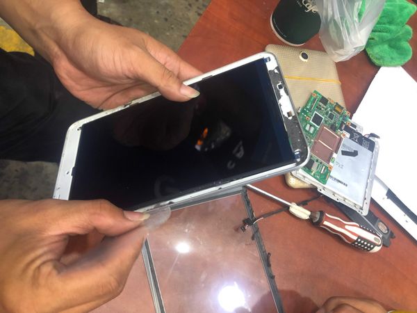 Thay Pin HTC Google Pixel XL