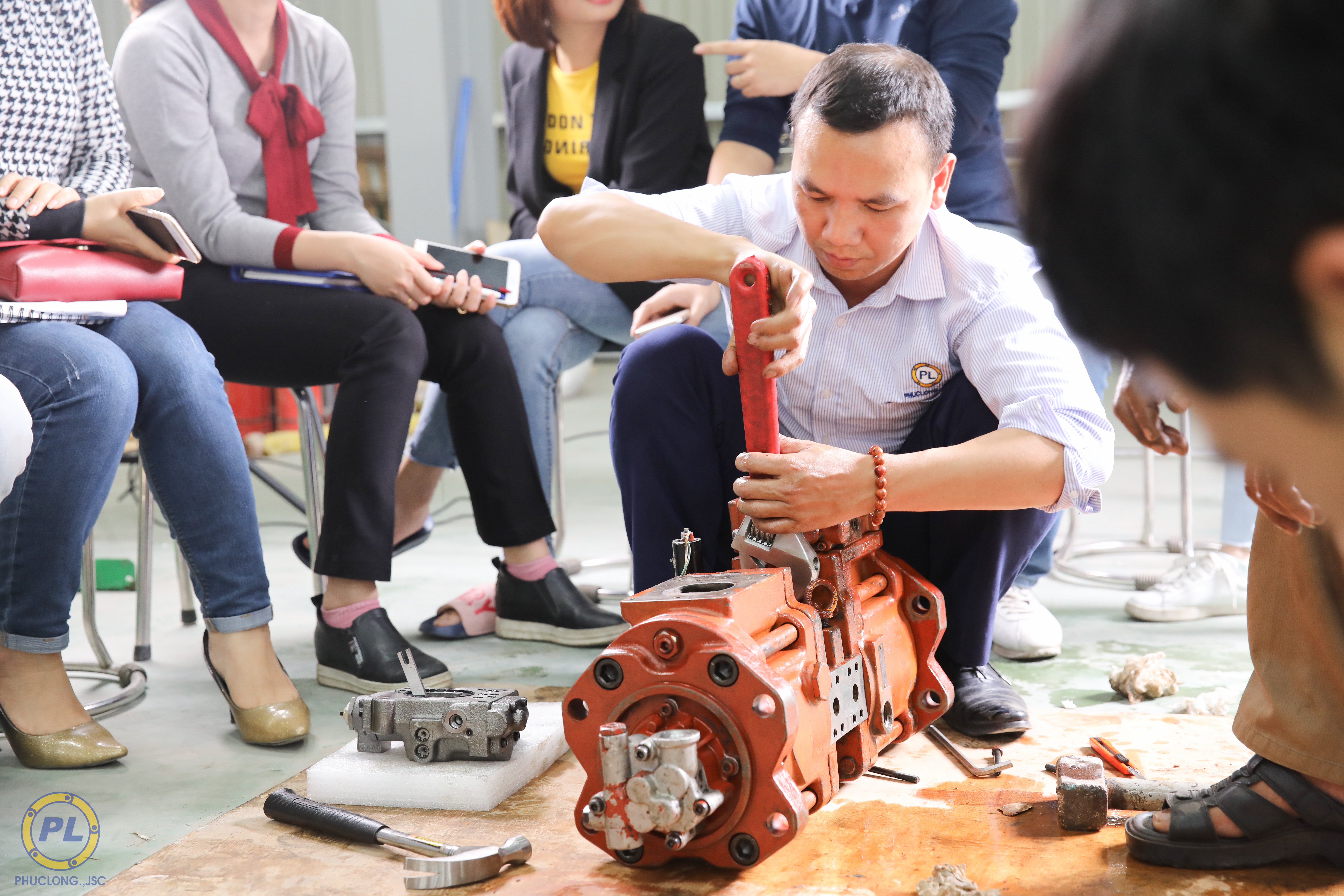 Nên đại tu hay thay mới bơm thủy lực?
