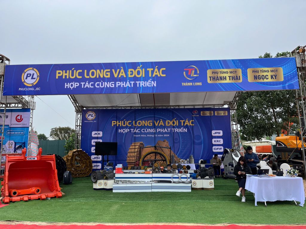 Cty CP MCT Phúc Long Và Các Đối Tác Tại Ngày Hội Máy Công Trình Việt Nam 2024