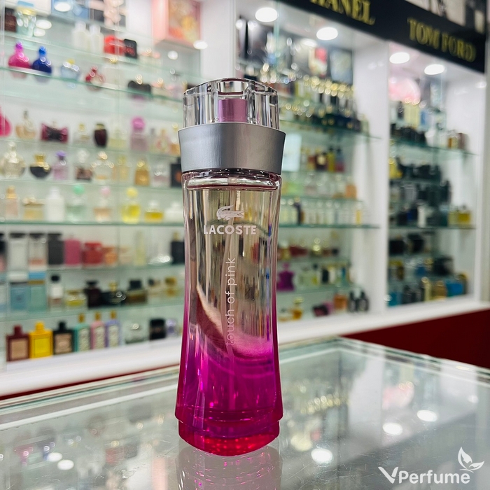 Thiết kế chai nước hoa Lacoste Touch Of Pink