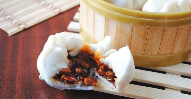 Bí quyết làm bánh bao xá xíu không bị khô với phần nhân sốt BBQ ngon tuyệt