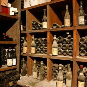 Rượu vang tàng trữ được bao nhiêu lâu?
