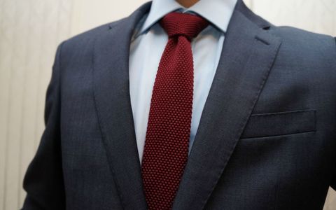 Hướng dẫn Kết hợp Màu Suit, Cà vạt & Áo sơ mi cho Nam