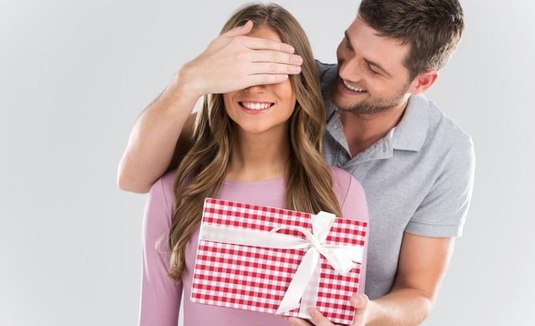 Quà tặng 20/10 cho bạn gái, người yêu, vợ ý nghĩa nhất