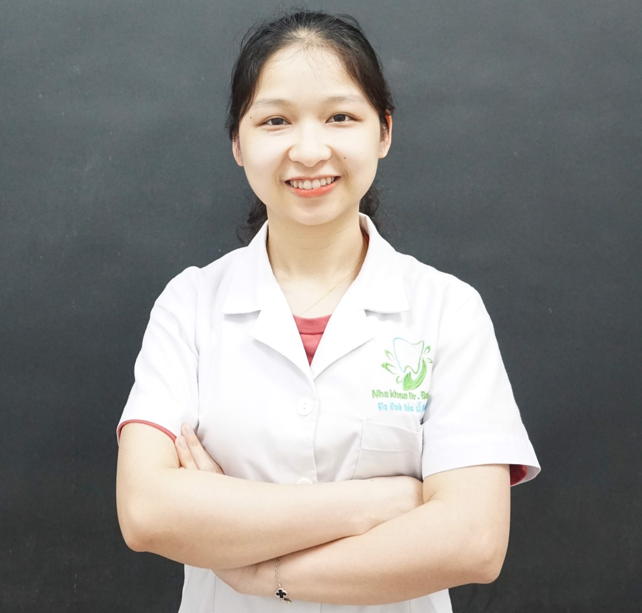DR. THU HÀ
