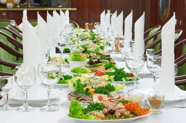 Nhà hàng Hải sản Hải Châu phục vụ tiệc tại chỗ và nhận đặt tiệc tại nhà