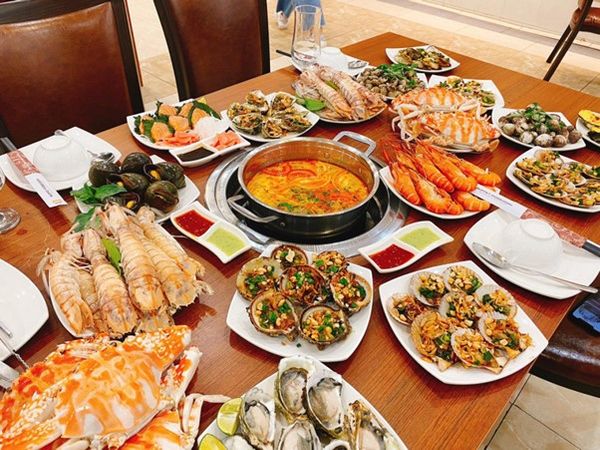 Lựa chọn thực đơn phù hợp cho bữa tiệc hải sản tại gia