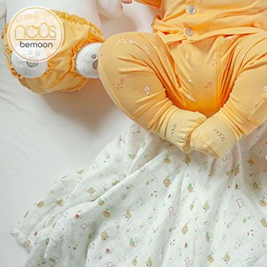 MẸ CÓ CẦN DÙNG BAO TAY, BAO CHÂN CHO BÉ?