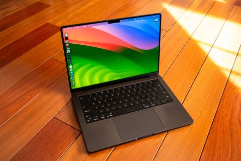 Trên tay: MacBook Pro 14 inch mới của Apple trong không gian 'màu đen' (và lý do tôi mua nó)