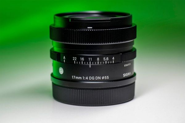 ong-kinh-sigma-17mm-f-4-dg-dn-contemporary-for-sony-e