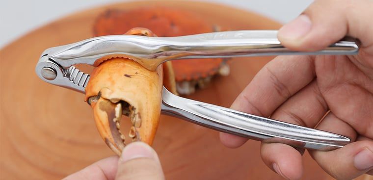 Mẹo bóc cua, ghẹ siêu đẹp, siêu khéo chị em nên biết