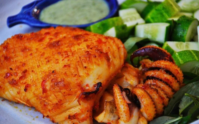 Cách chế biến mực lá Phú Quốc nướng muối ớt