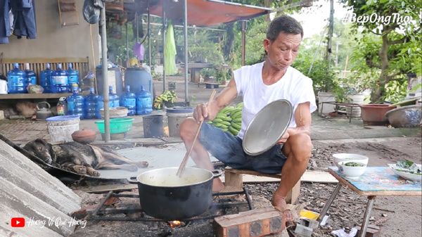 Người cao tuổi làm Vlog - sau mỗi nụ cười là cả một hành trình vất vả