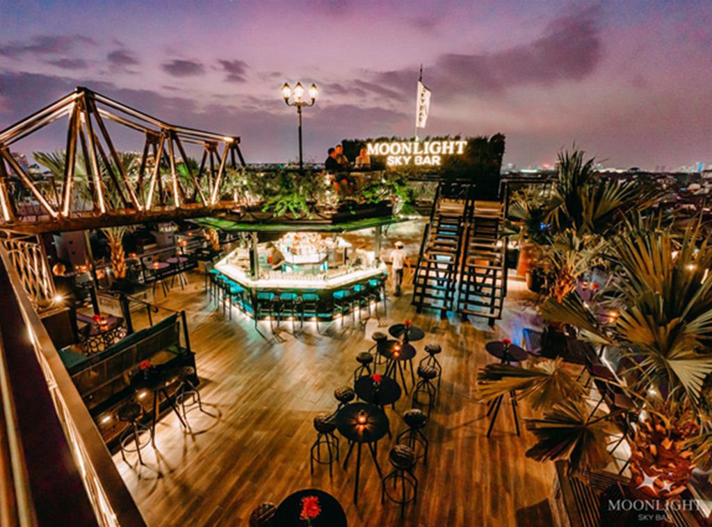 Moonlight Sky Bar – “chill” đẳng cấp trong lòng phố cổ | Artio Media